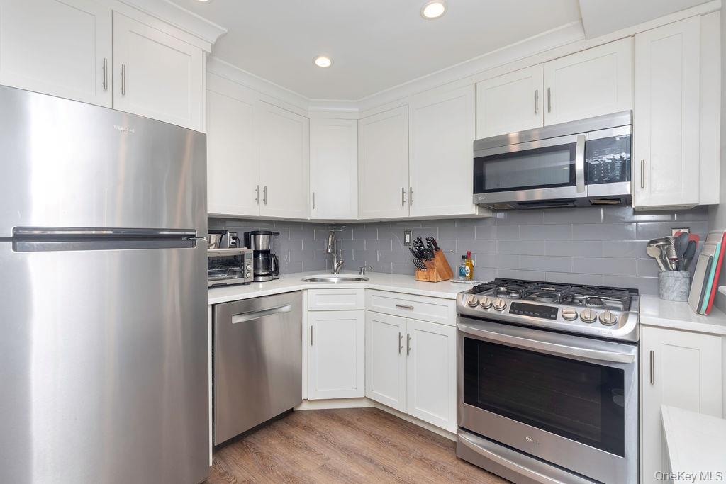 15 Leewood Circle, Unit 1R photo 5
