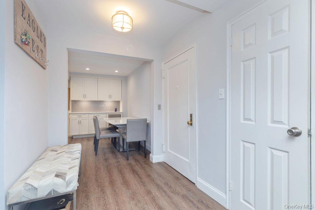 15 Leewood Circle, Unit 1R photo 2