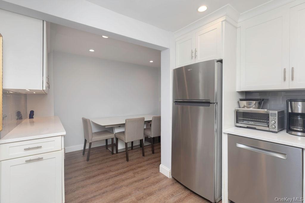 15 Leewood Circle, Unit 1R photo 6