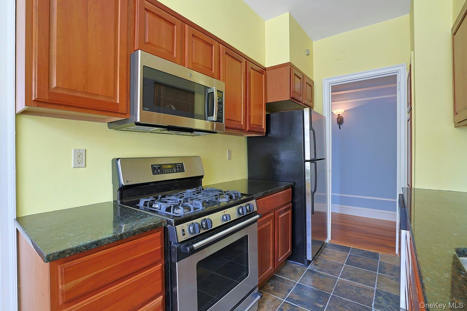 1470 Midland Ave, Unit 5L photo 10