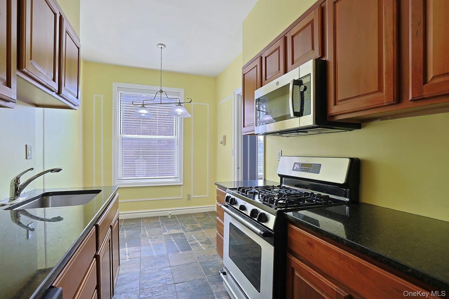 1470 Midland Ave, Unit 5L photo 9