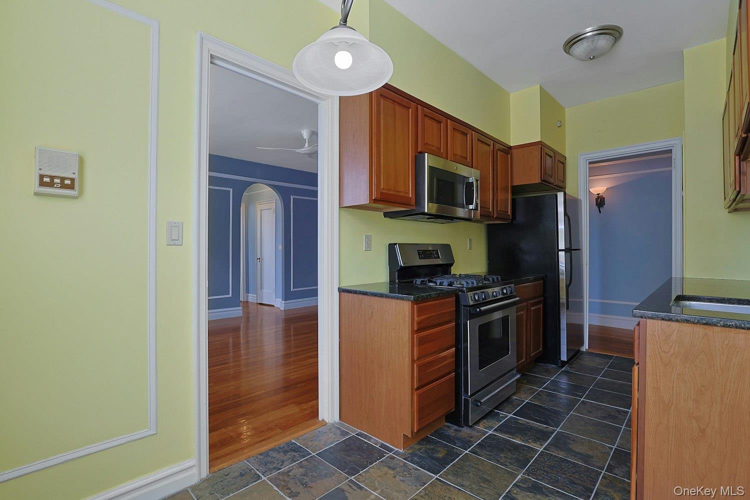 1470 Midland Ave, Unit 5L photo 14