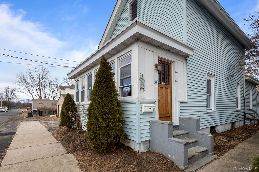 38 Cosgrove Avenue – For Sale photo 2