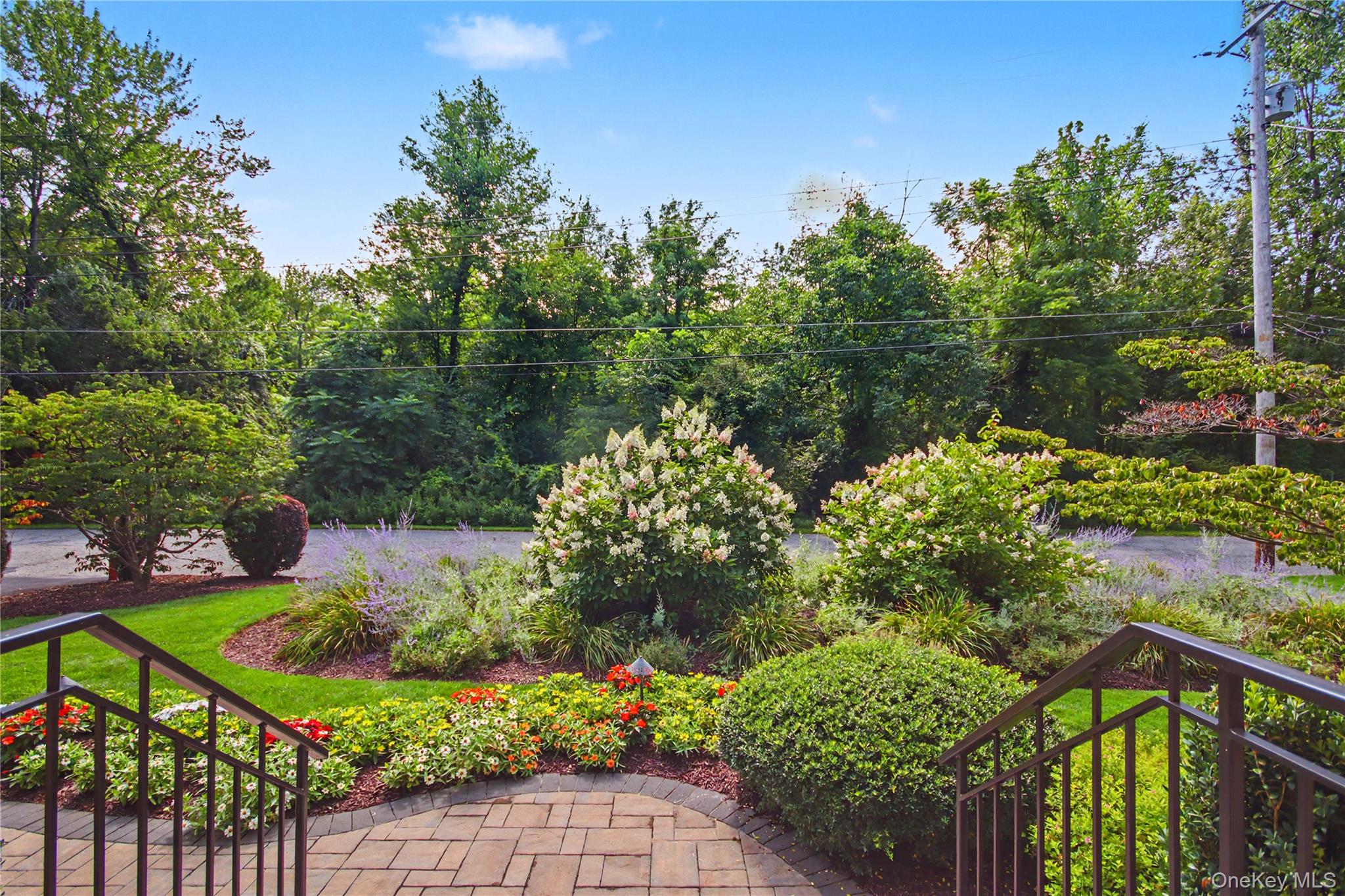 17 Scotsdale Road – For Sale photo 38