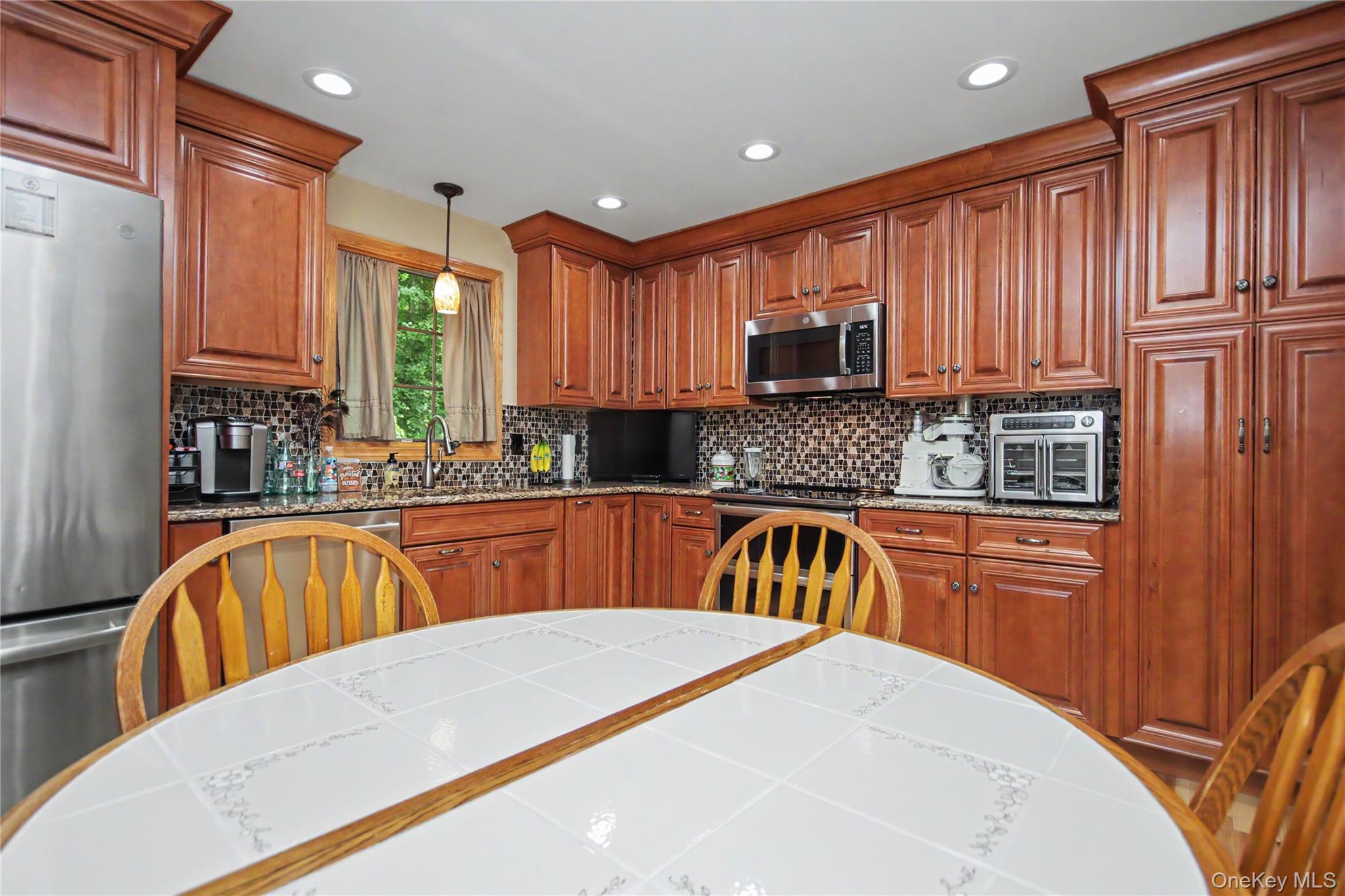17 Scotsdale Road – For Sale photo 2