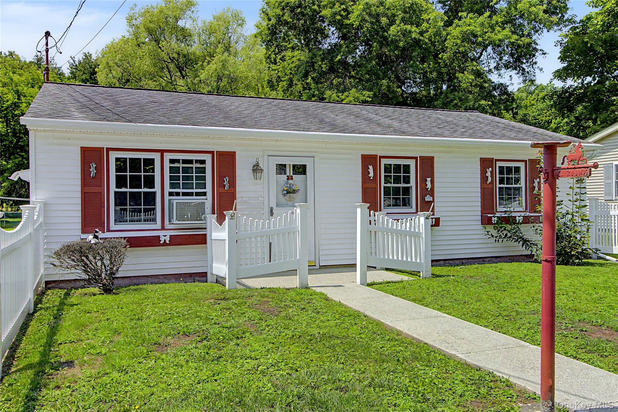 38 Seely Street – For Sale