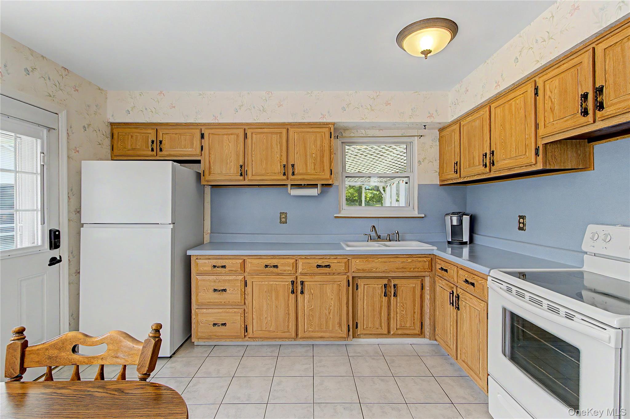 38 Seely Street – For Sale photo 9