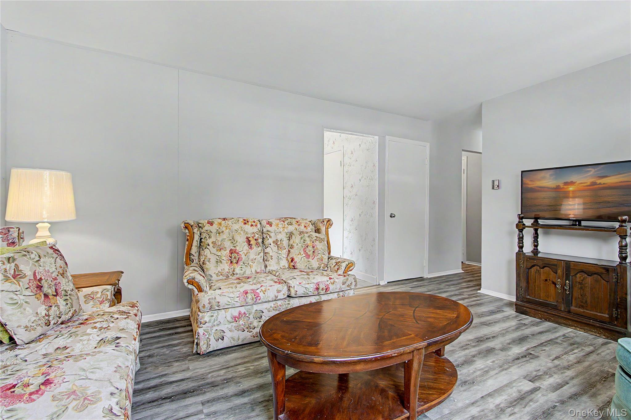 38 Seely Street – For Sale photo 8