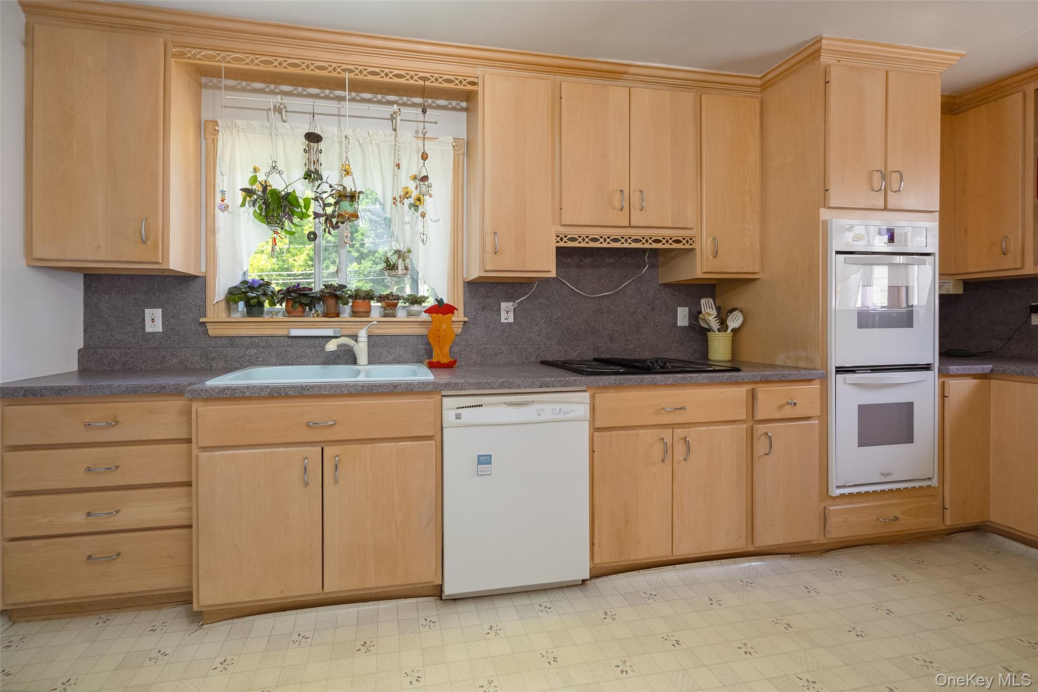 76 Phillips Street – For Sale photo 9