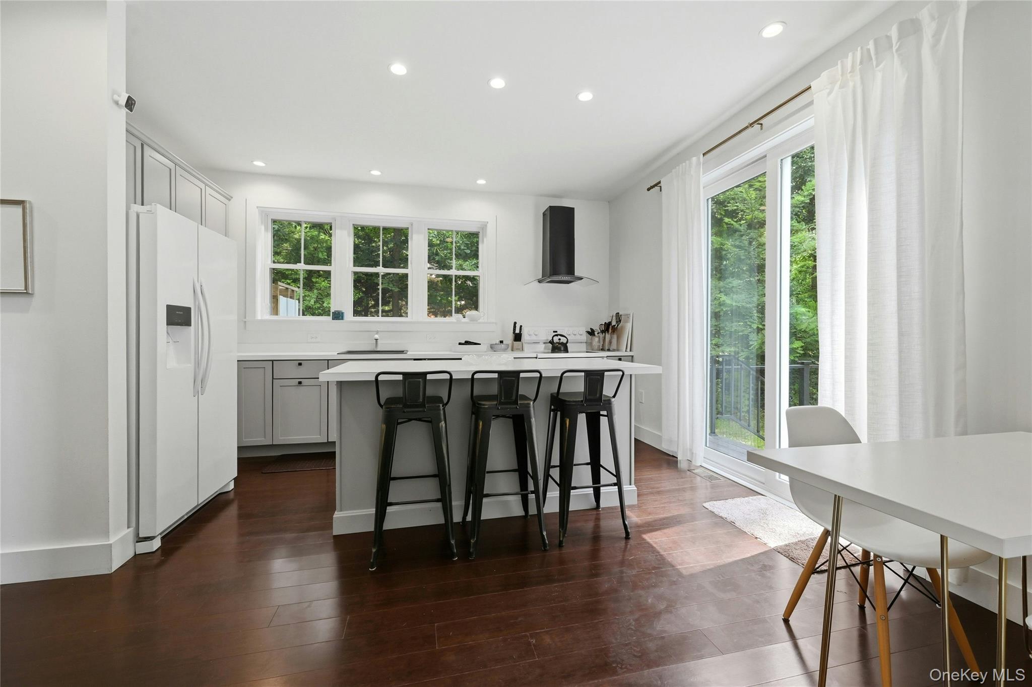 13595 Soundview Avenue – For Rent photo 8