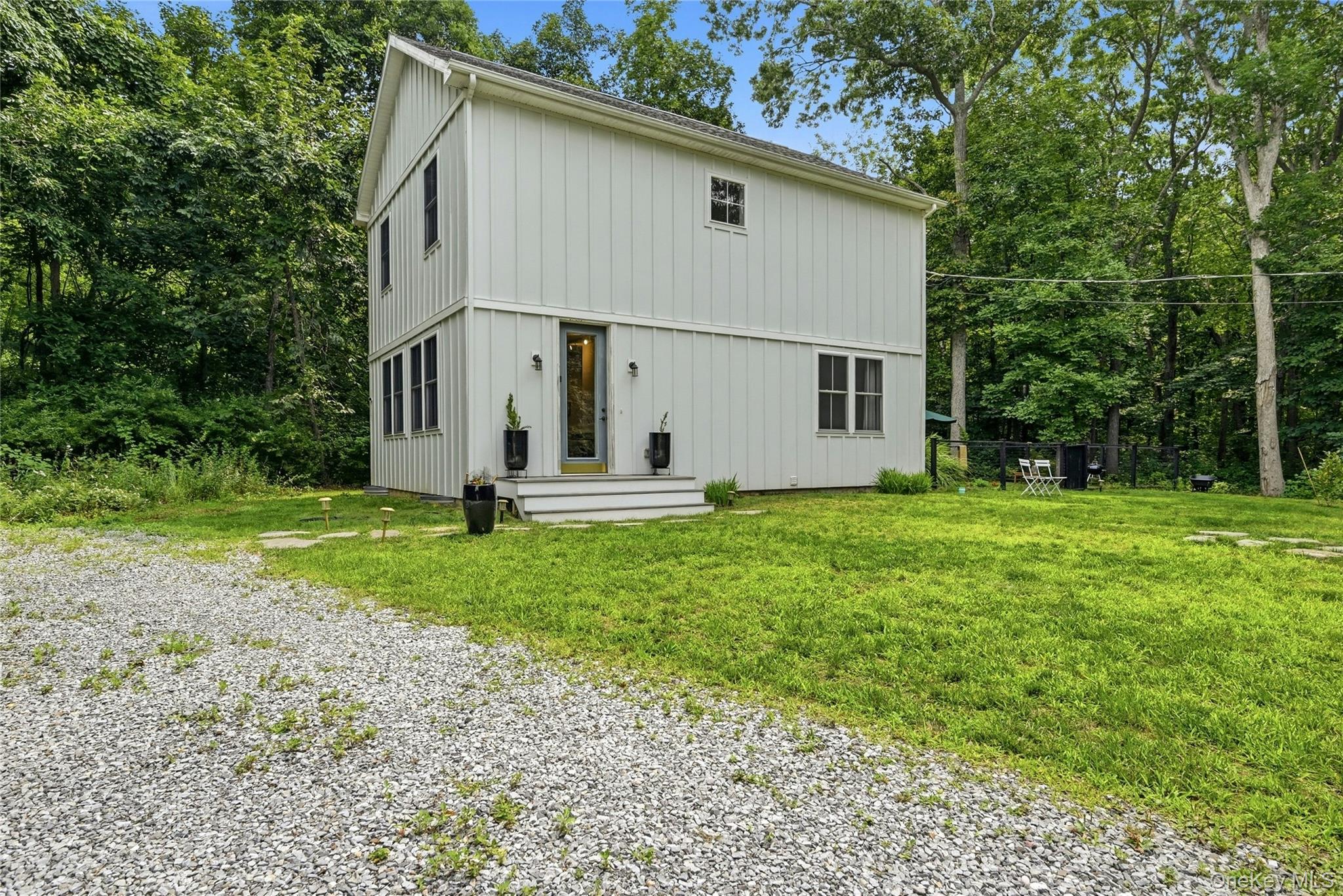 13595 Soundview Avenue – For Rent photo 2