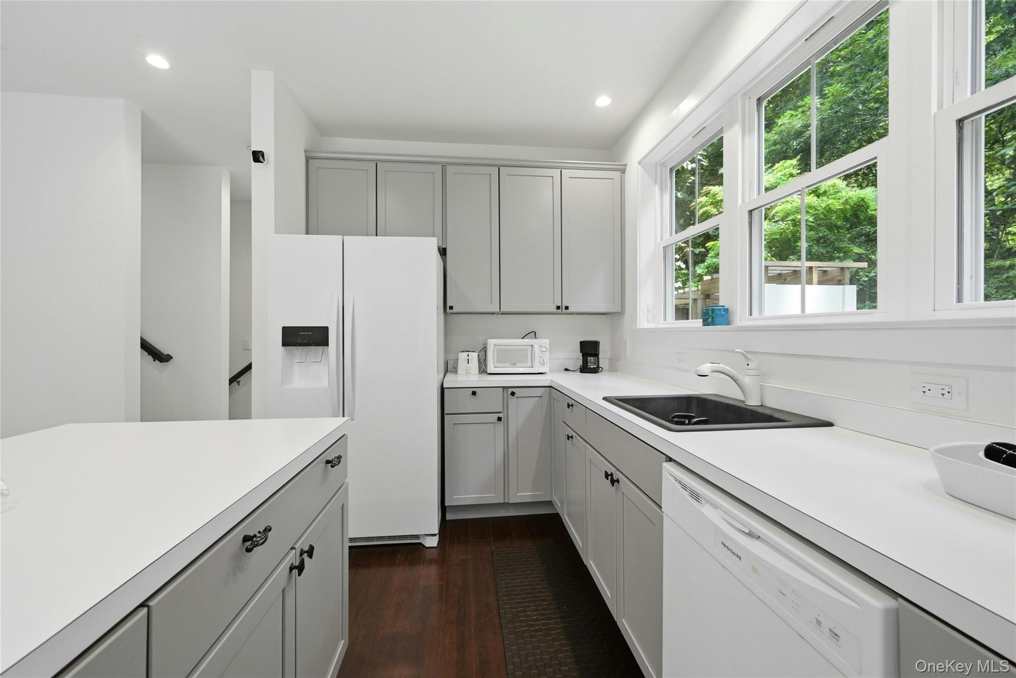 13595 Soundview Avenue – For Rent photo 9