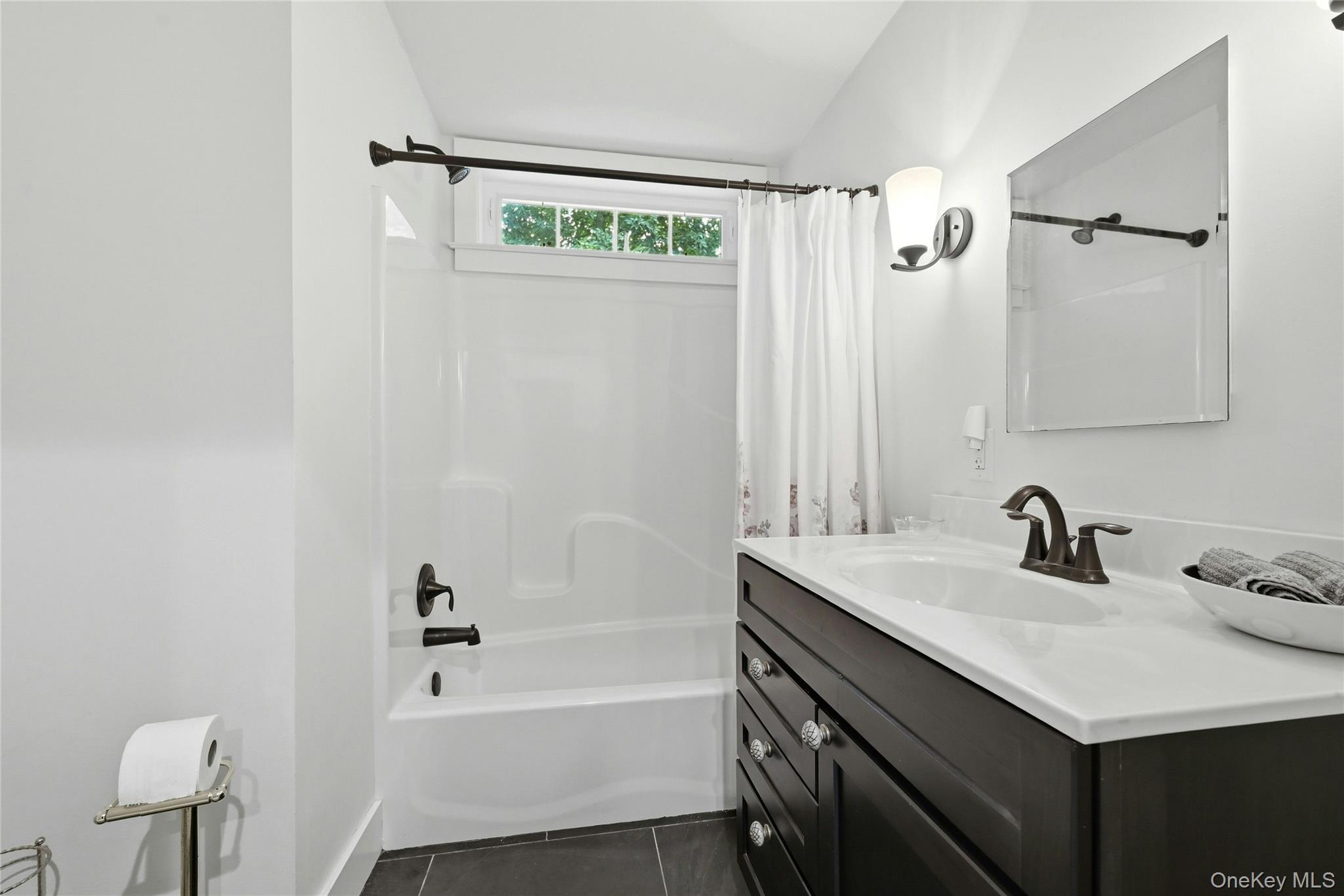 13595 Soundview Avenue – For Rent photo 14