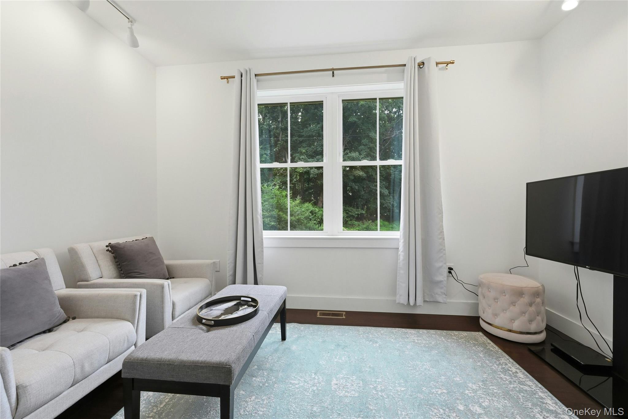 13595 Soundview Avenue – For Rent photo 12