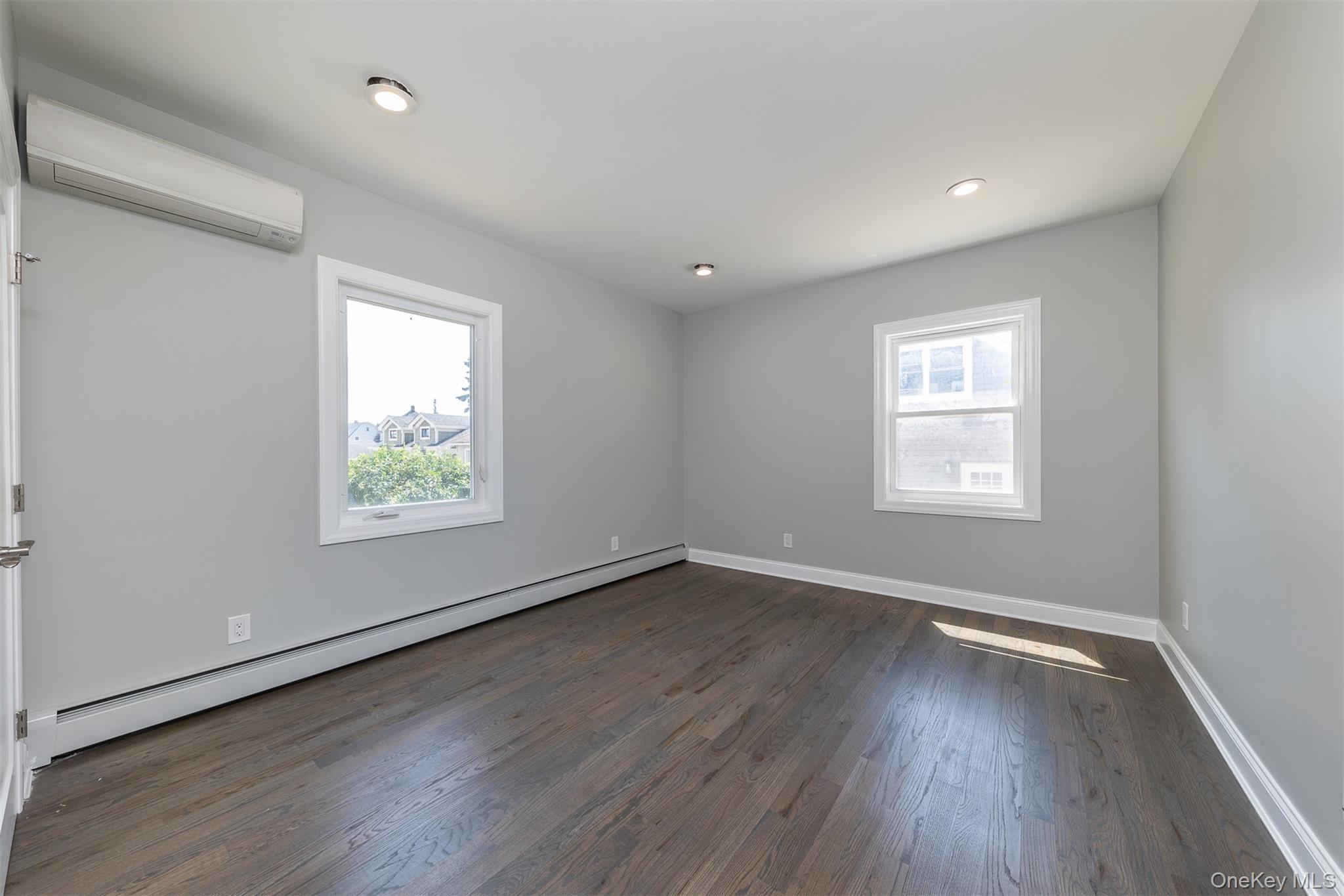57 Earle Ave, Unit 1st Floor photo 11