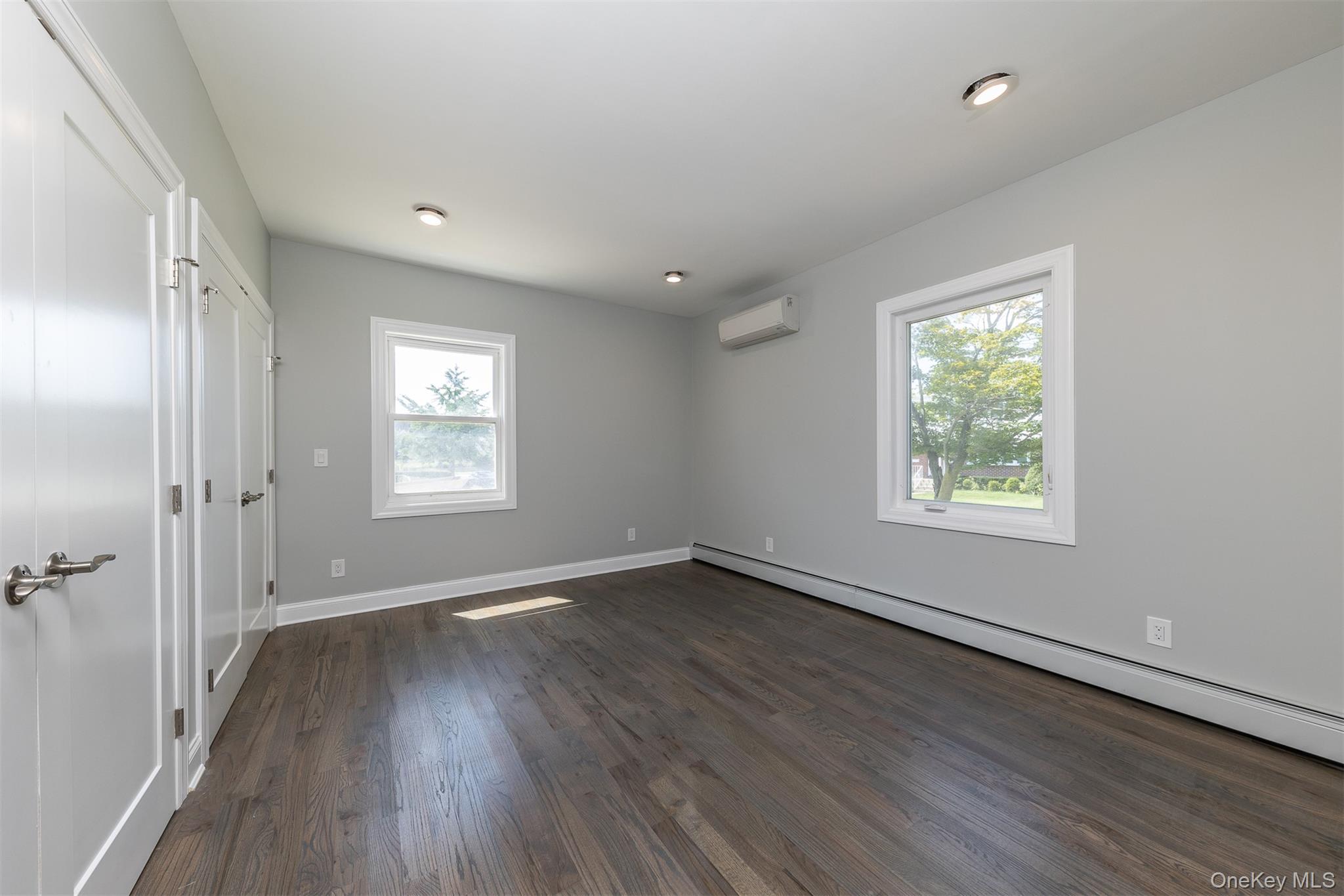 57 Earle Ave, Unit 1st Floor photo 9