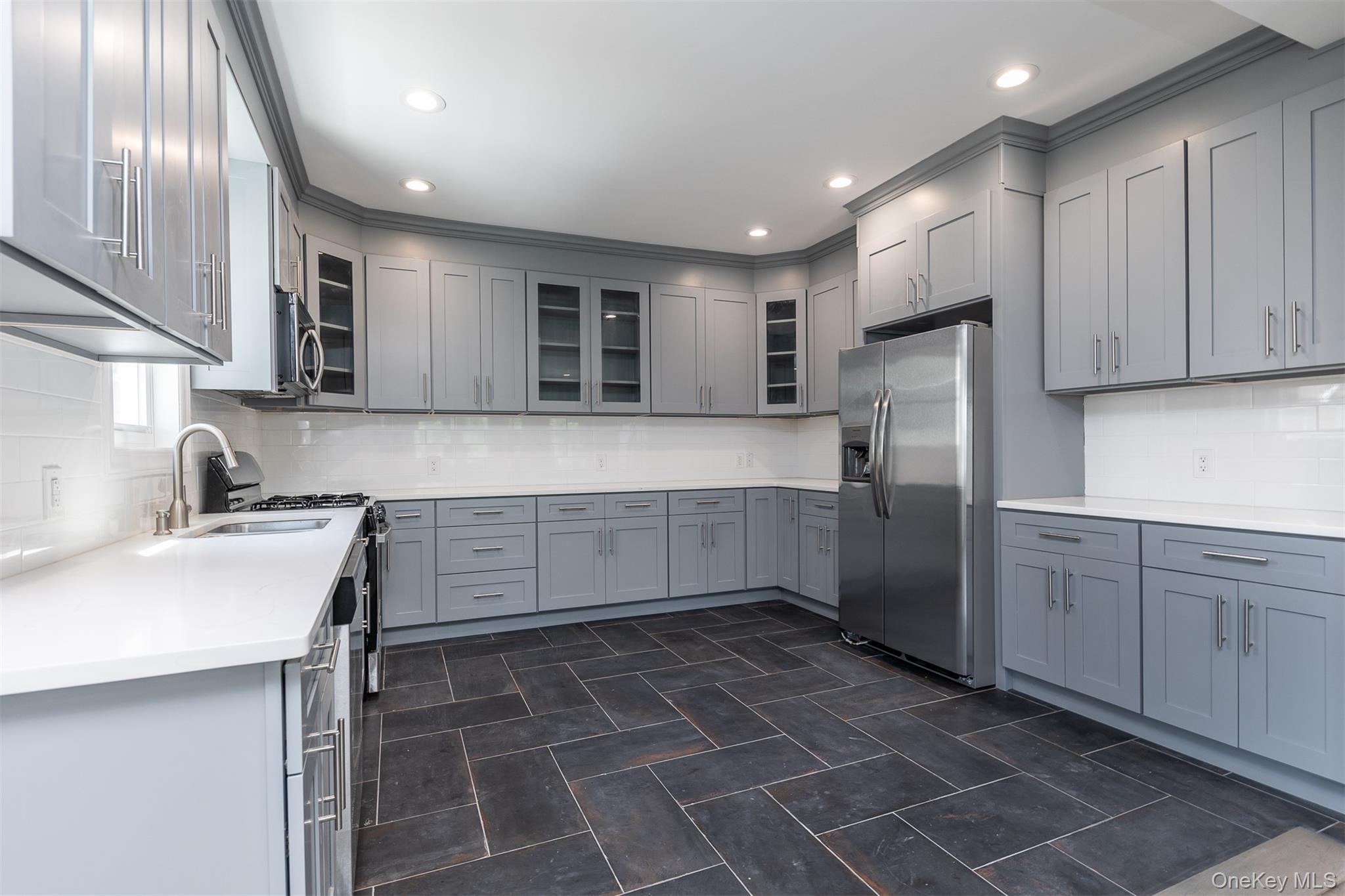 57 Earle Ave, Unit 1st Floor photo 15