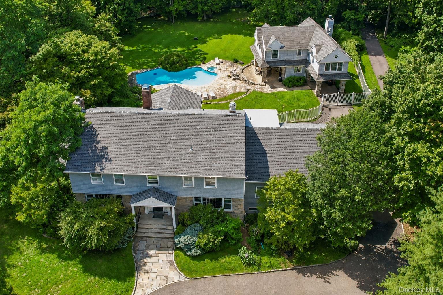 415 Grace Church Street – For Sale photo 2