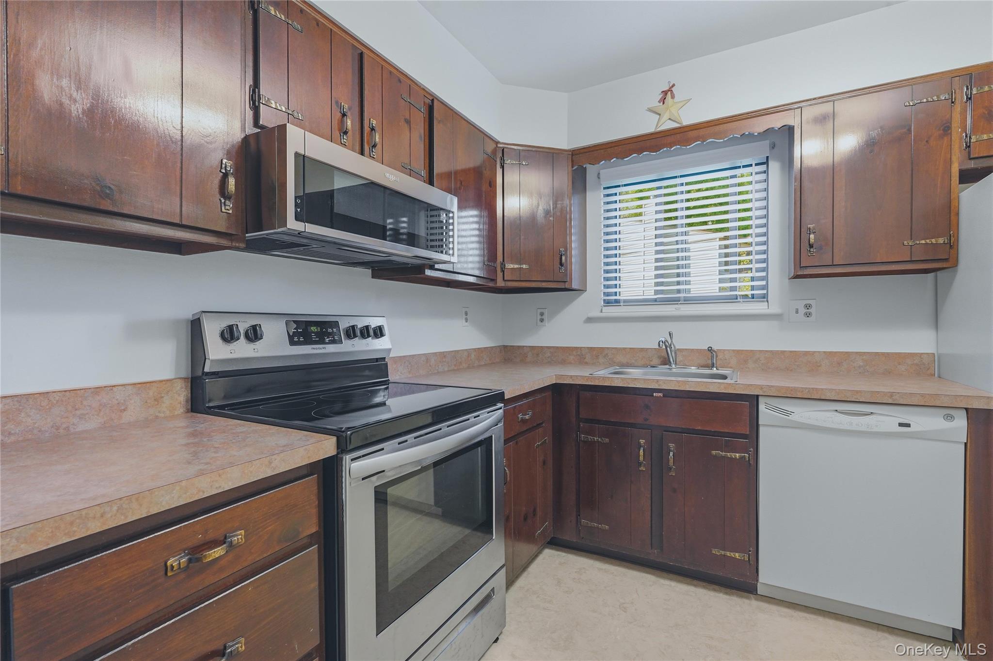267 Village Court – For Sale photo 10
