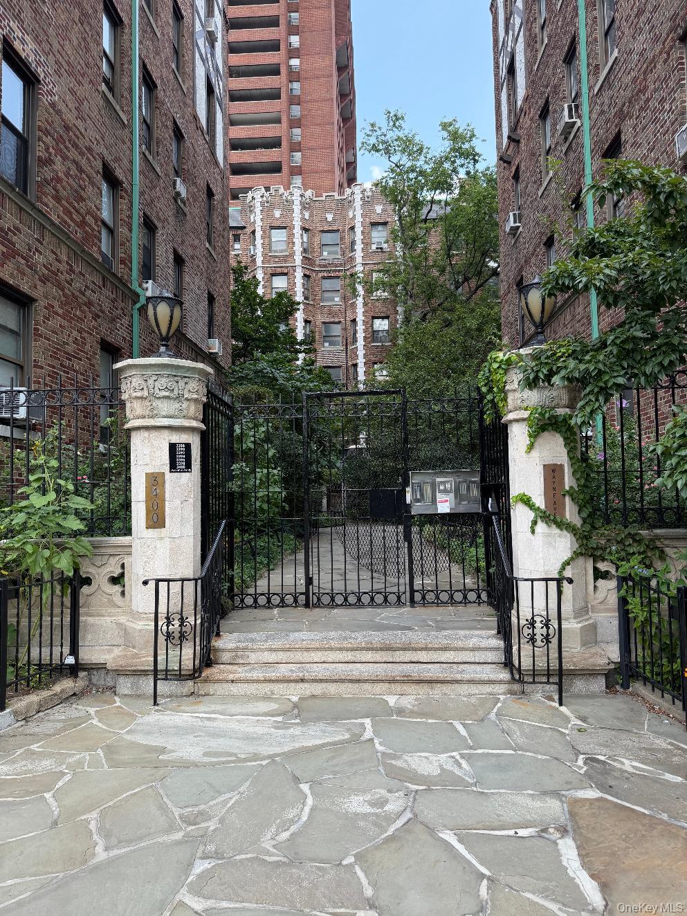 3396 Wayne Avenue, Unit D43