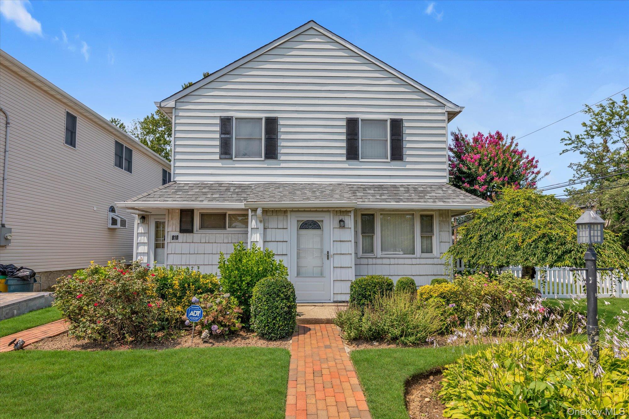 810 Ibsen Street – For Sale