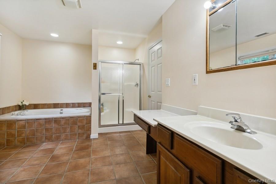 921 Shore Acres Drive – For Rent photo 16