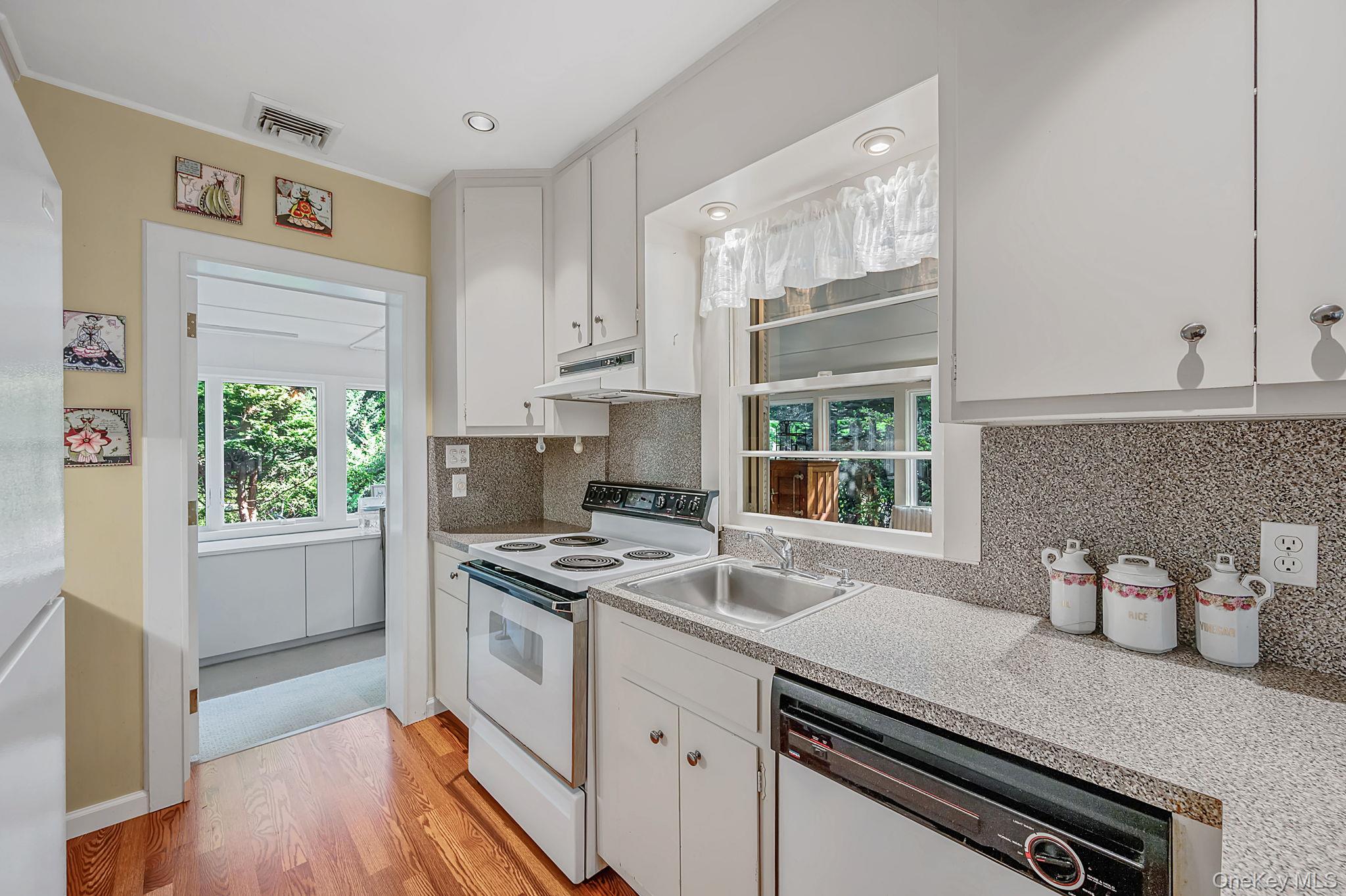 90 Locust Lane – For Sale photo 16