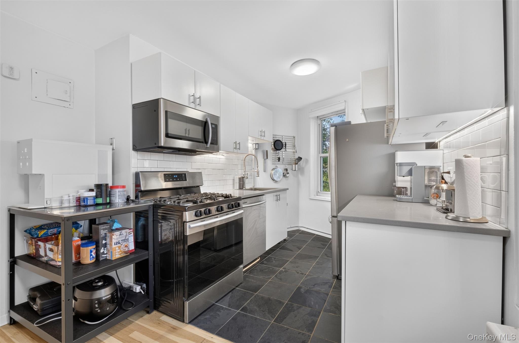 241-20 Northern Boulevard, Unit 3P photo 13