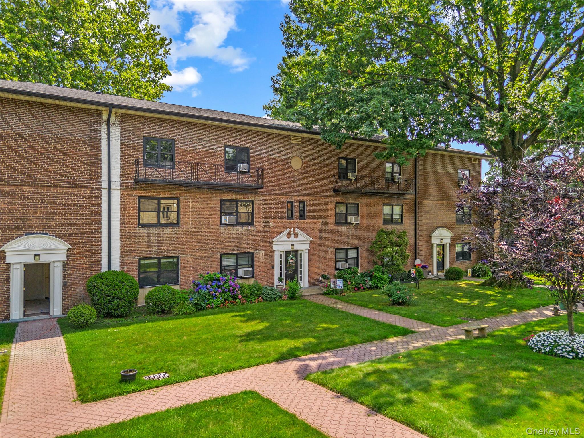 20 Manchester Road, Unit 2L