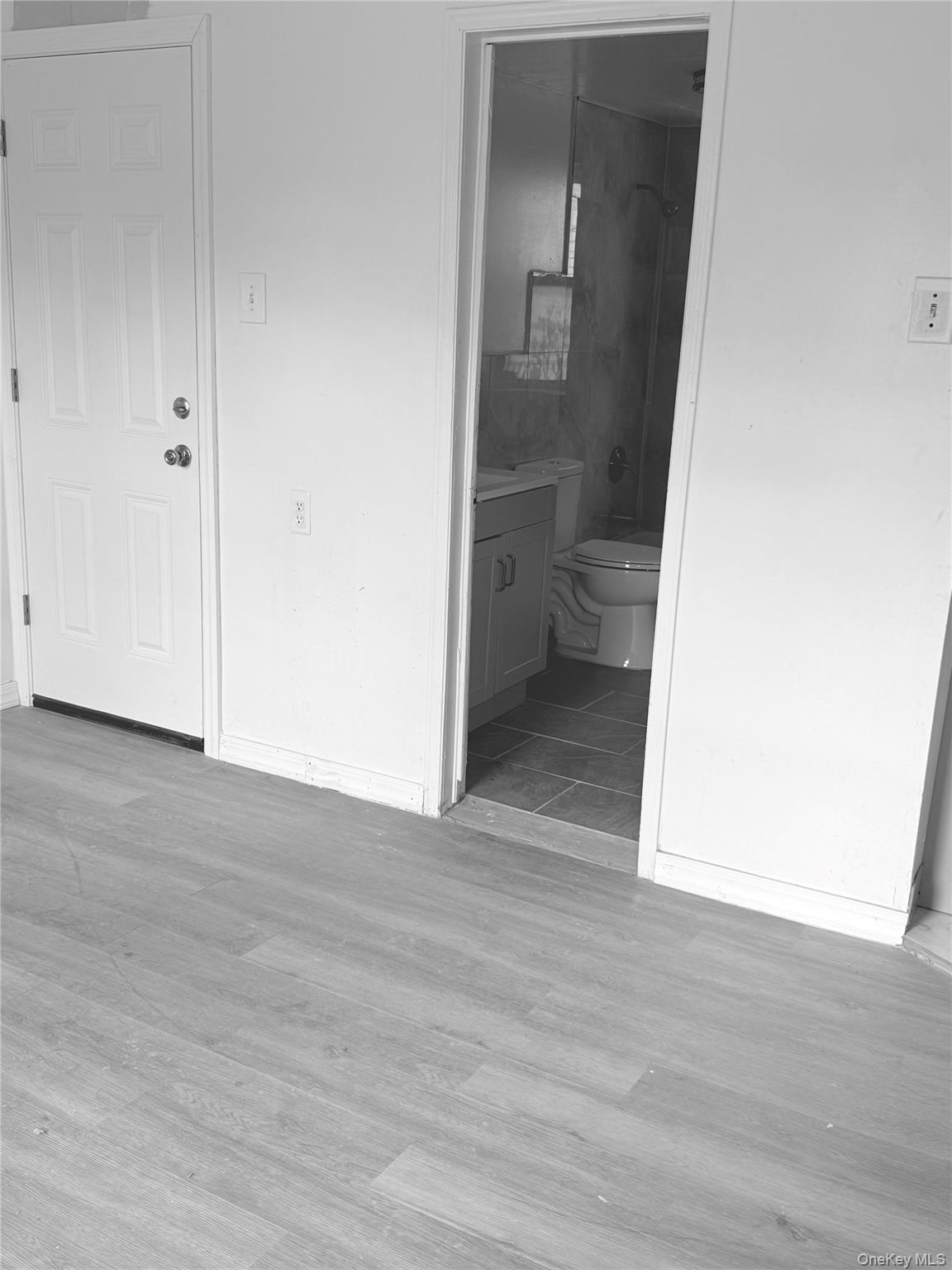 14-04 Dickens Street – For Sale photo 35