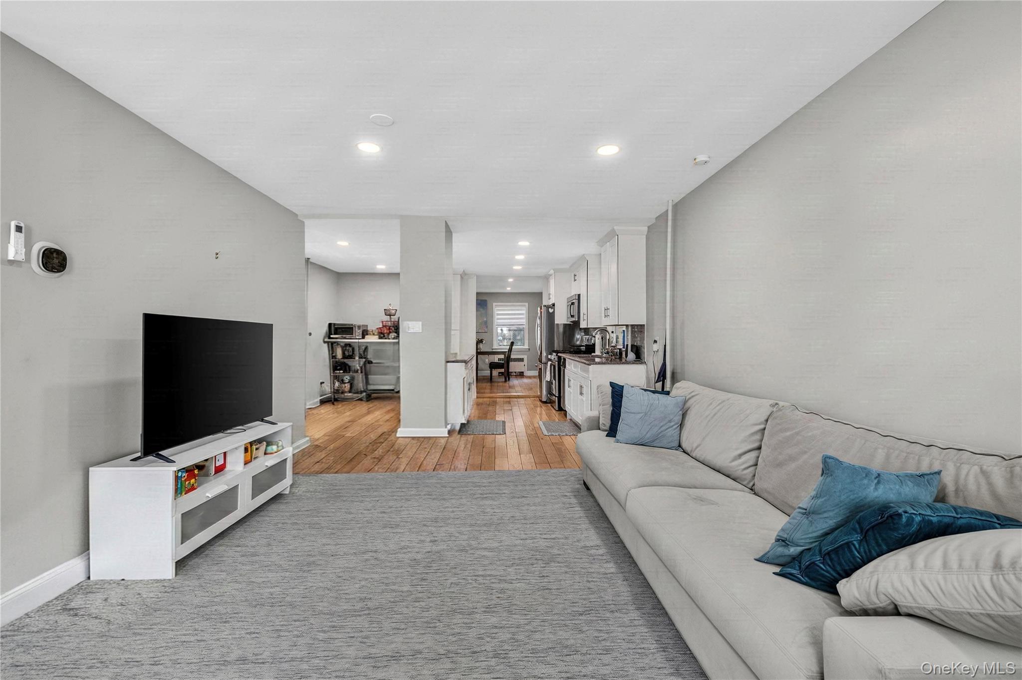 253 Court Place – For Sale photo 4