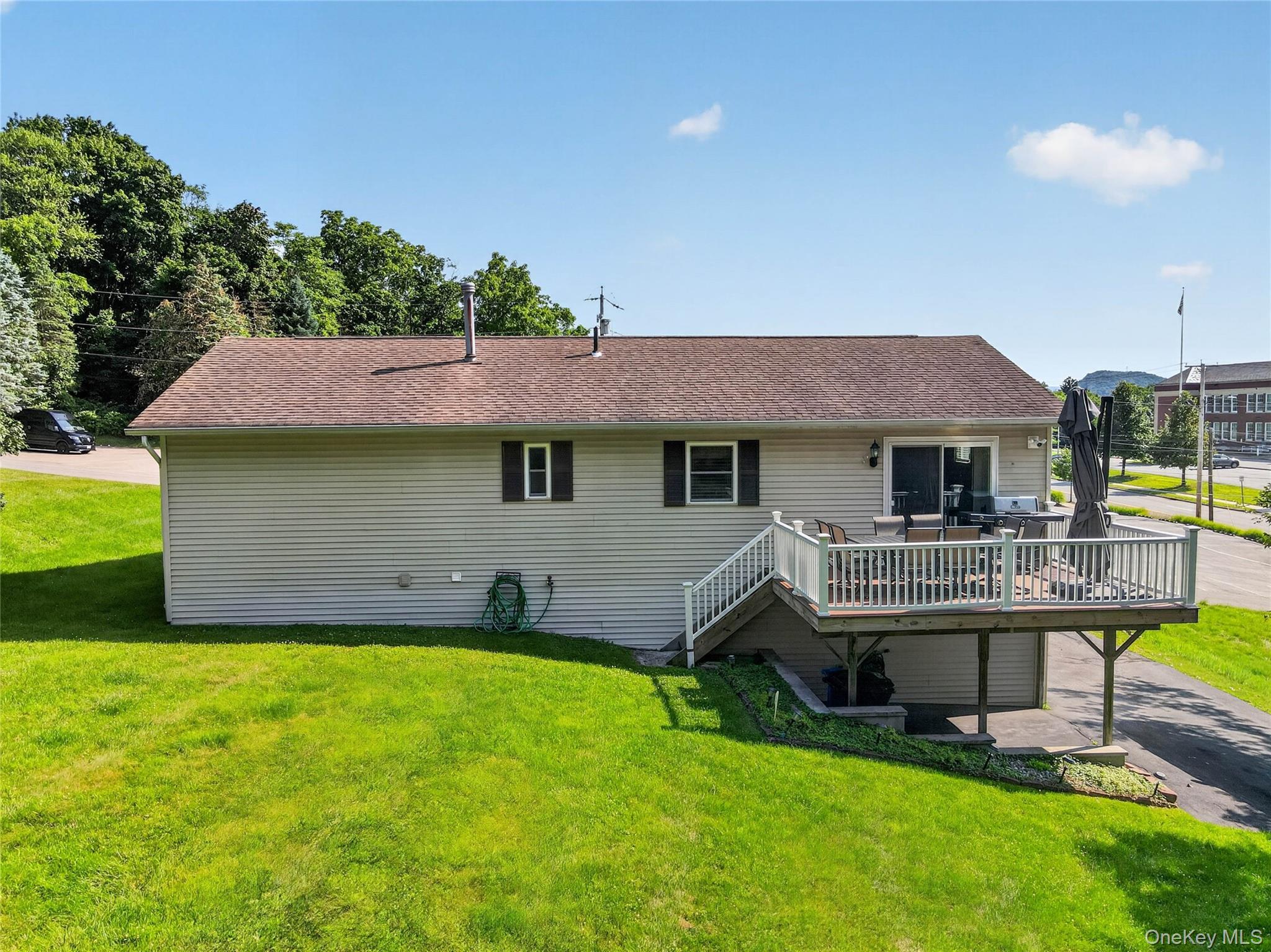 354 Robinson Avenue – For Sale photo 40