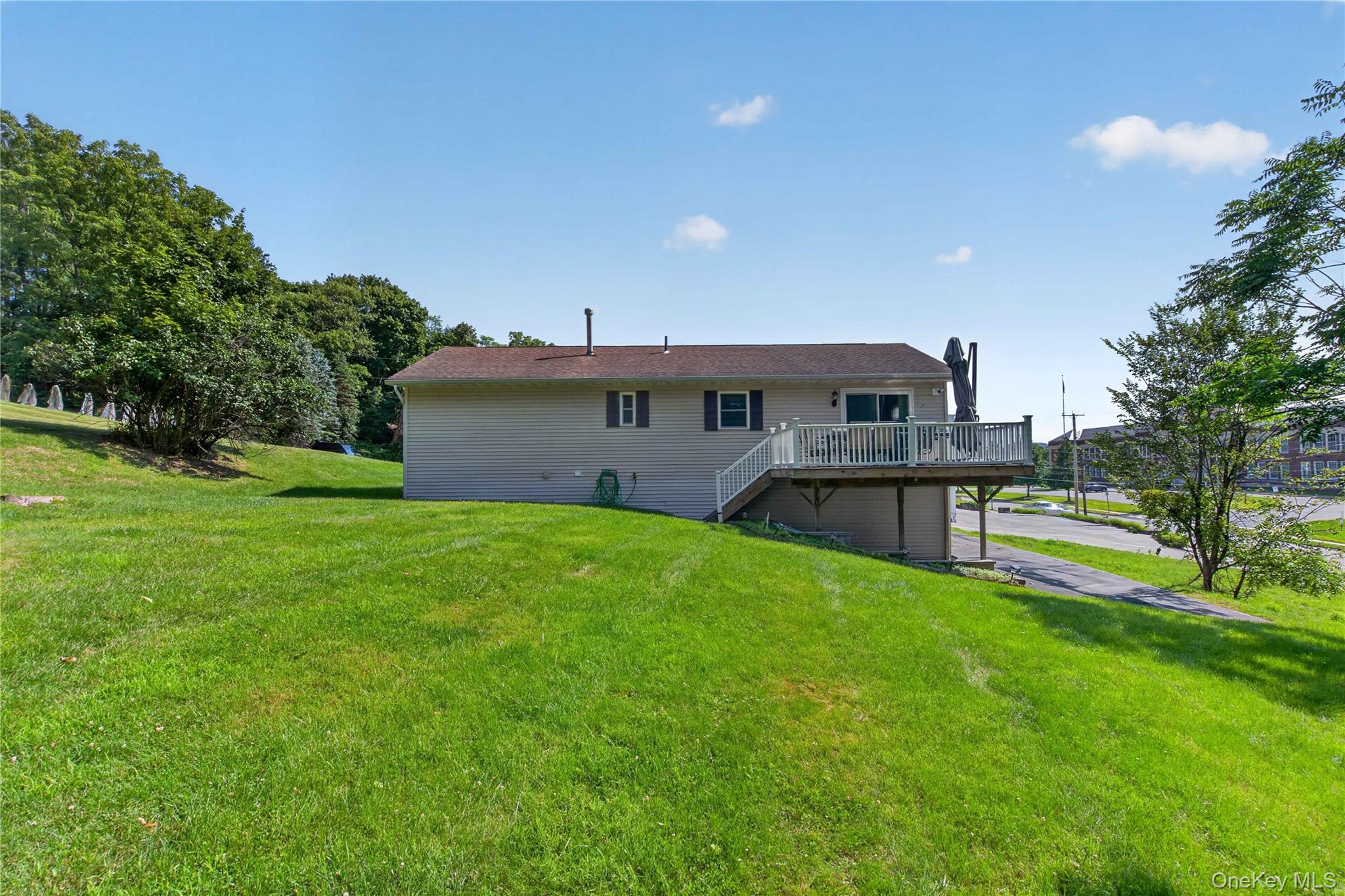 354 Robinson Avenue – For Sale photo 43