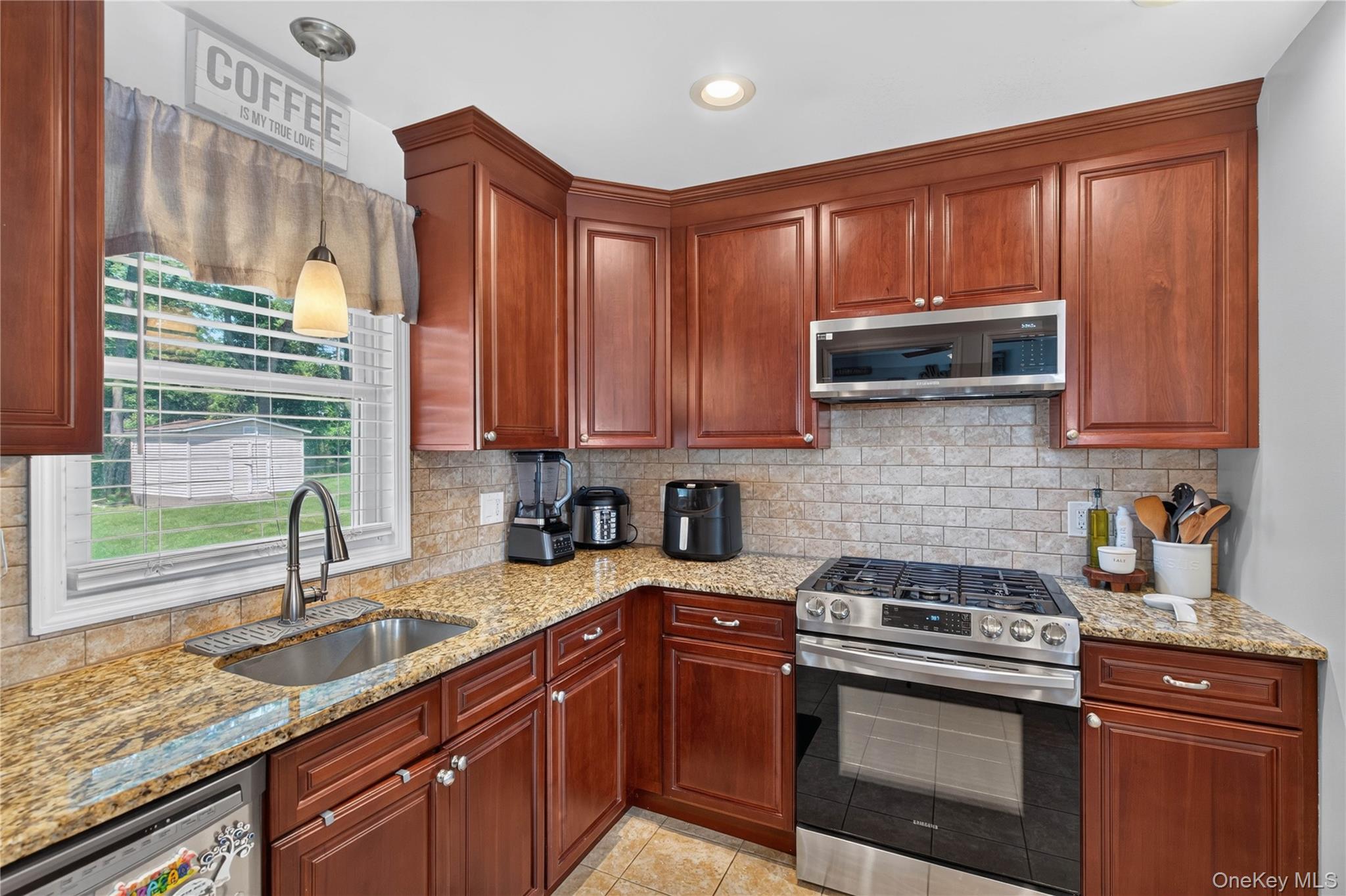 354 Robinson Avenue – For Sale photo 18