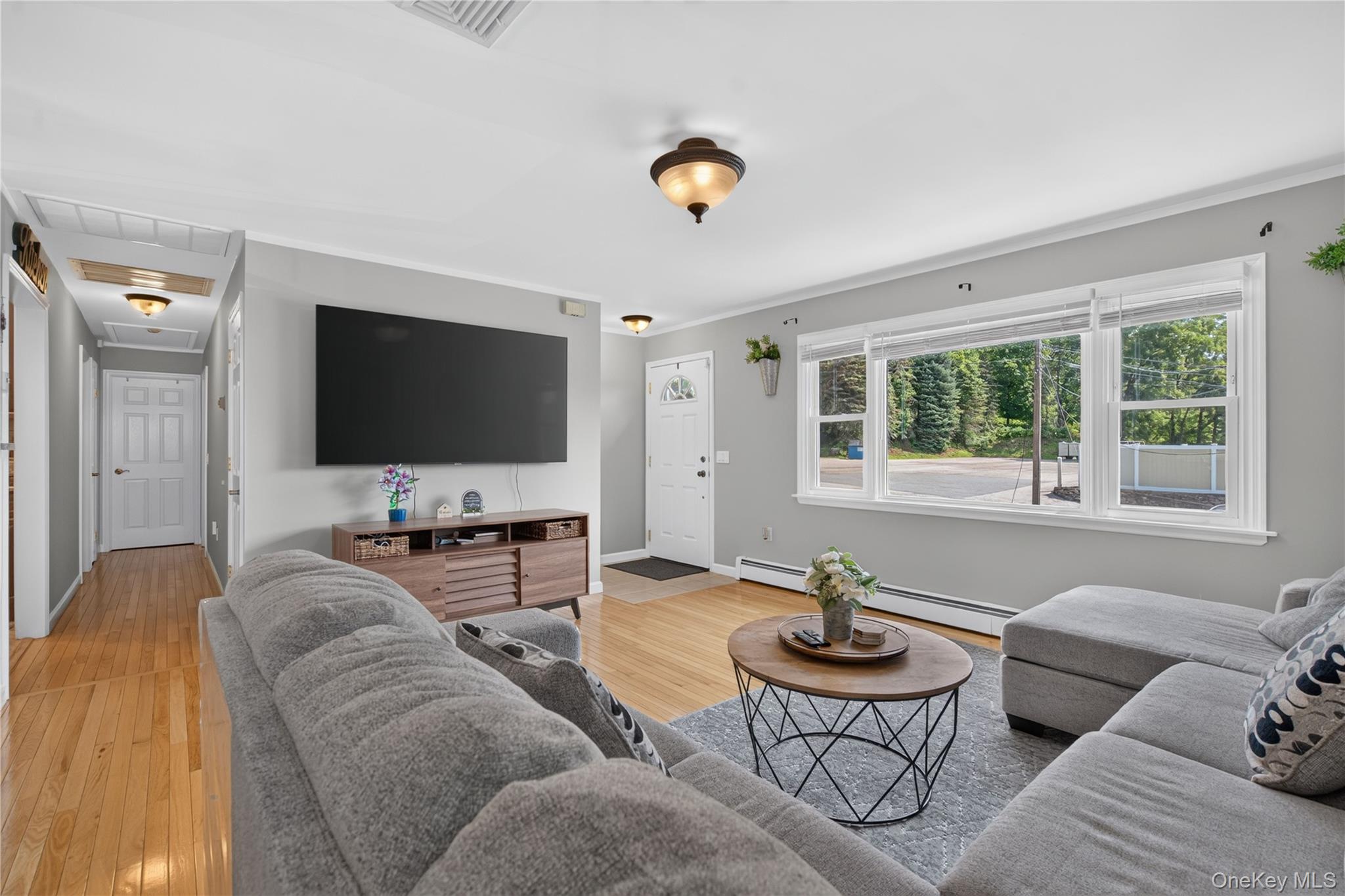 354 Robinson Avenue – For Sale photo 7
