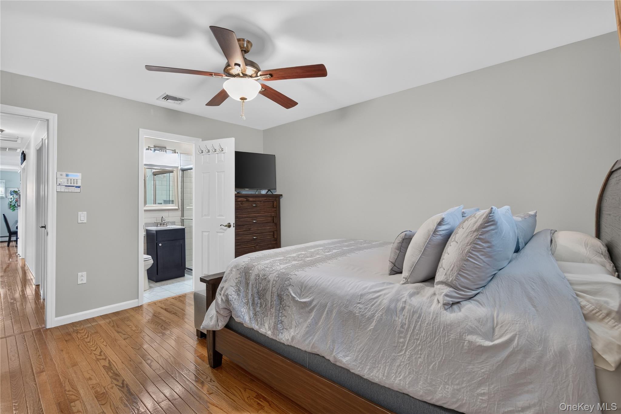 354 Robinson Avenue – For Sale photo 26