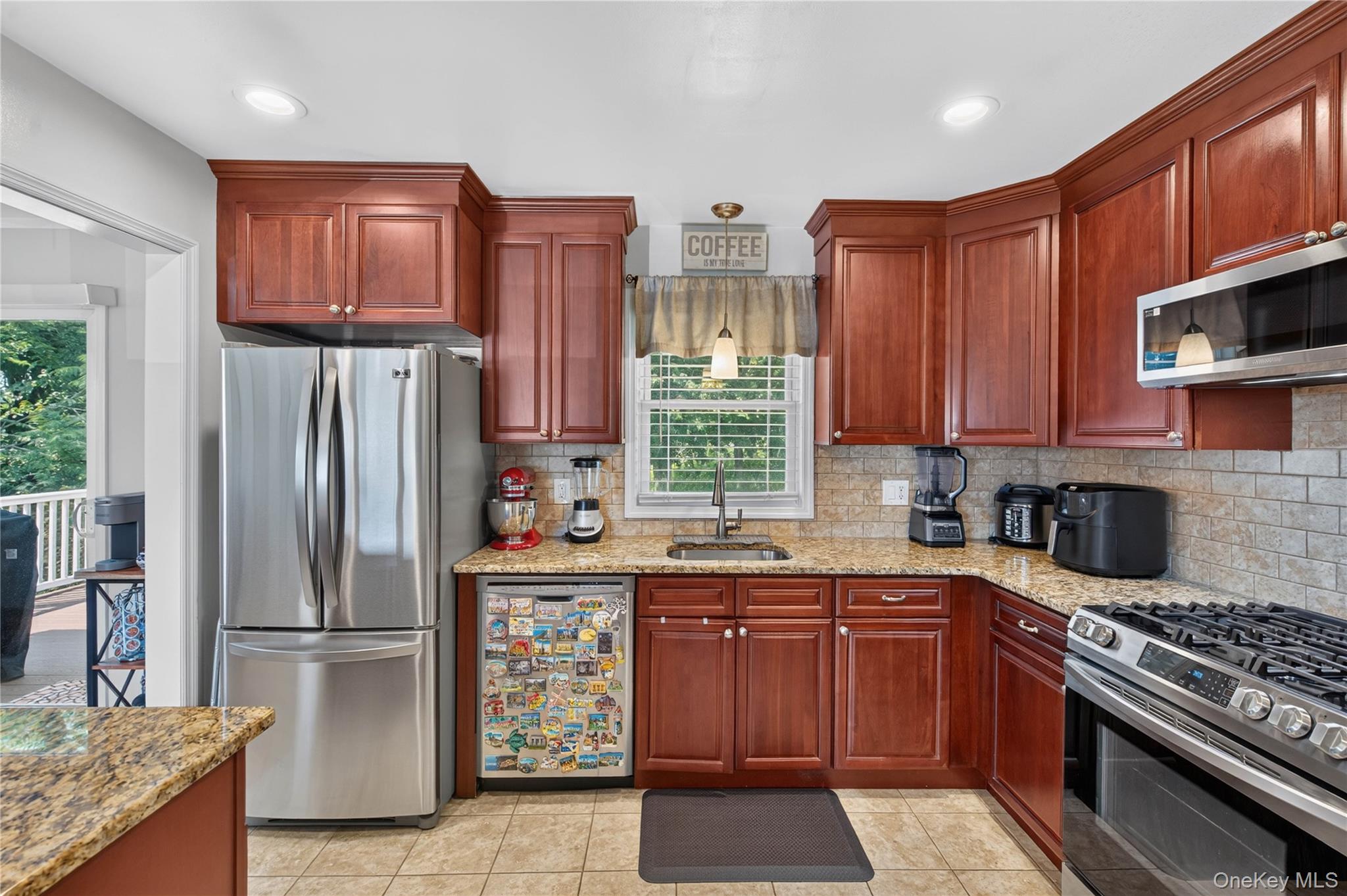 354 Robinson Avenue – For Sale photo 14