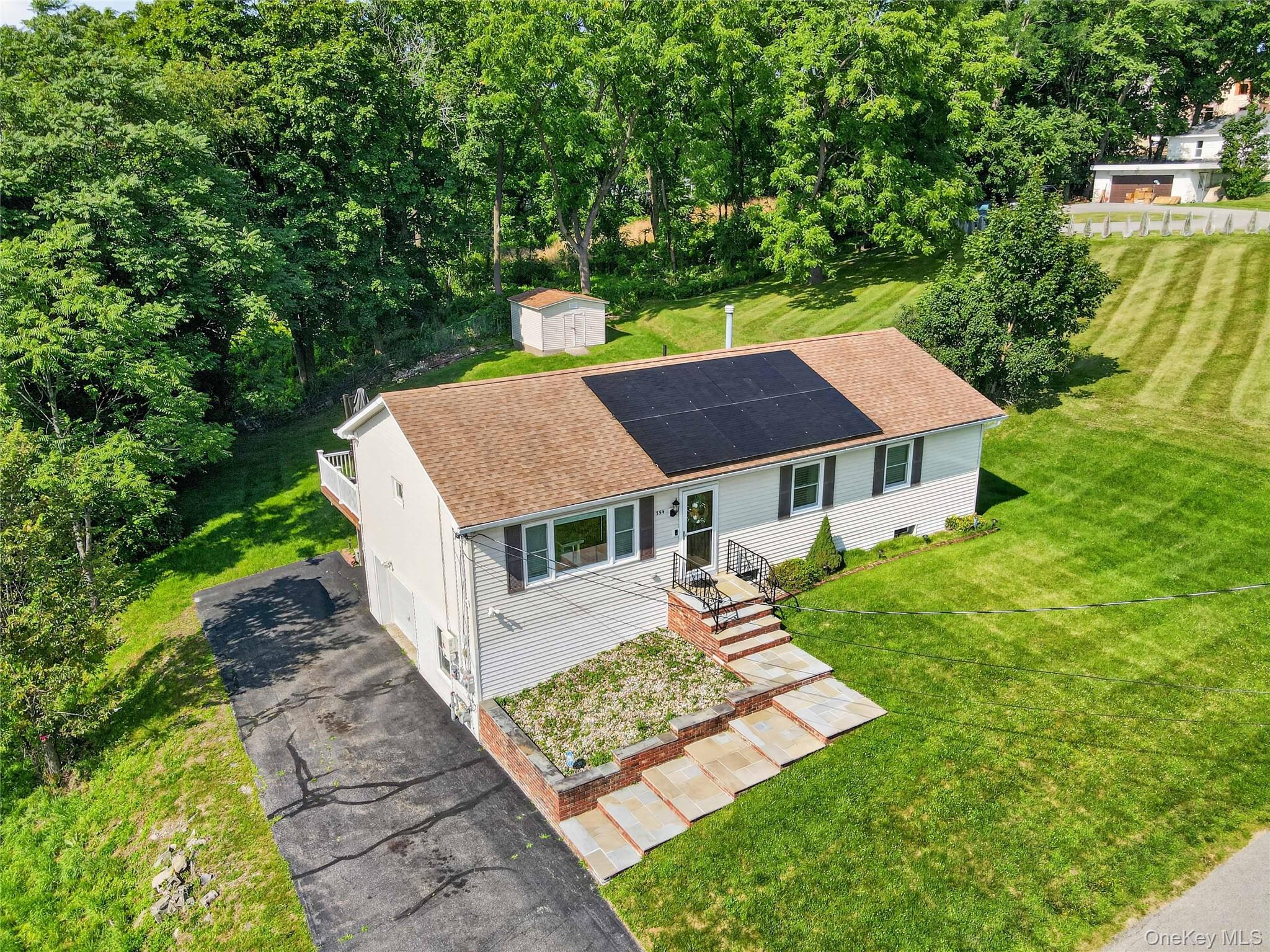 354 Robinson Avenue – For Sale photo 3