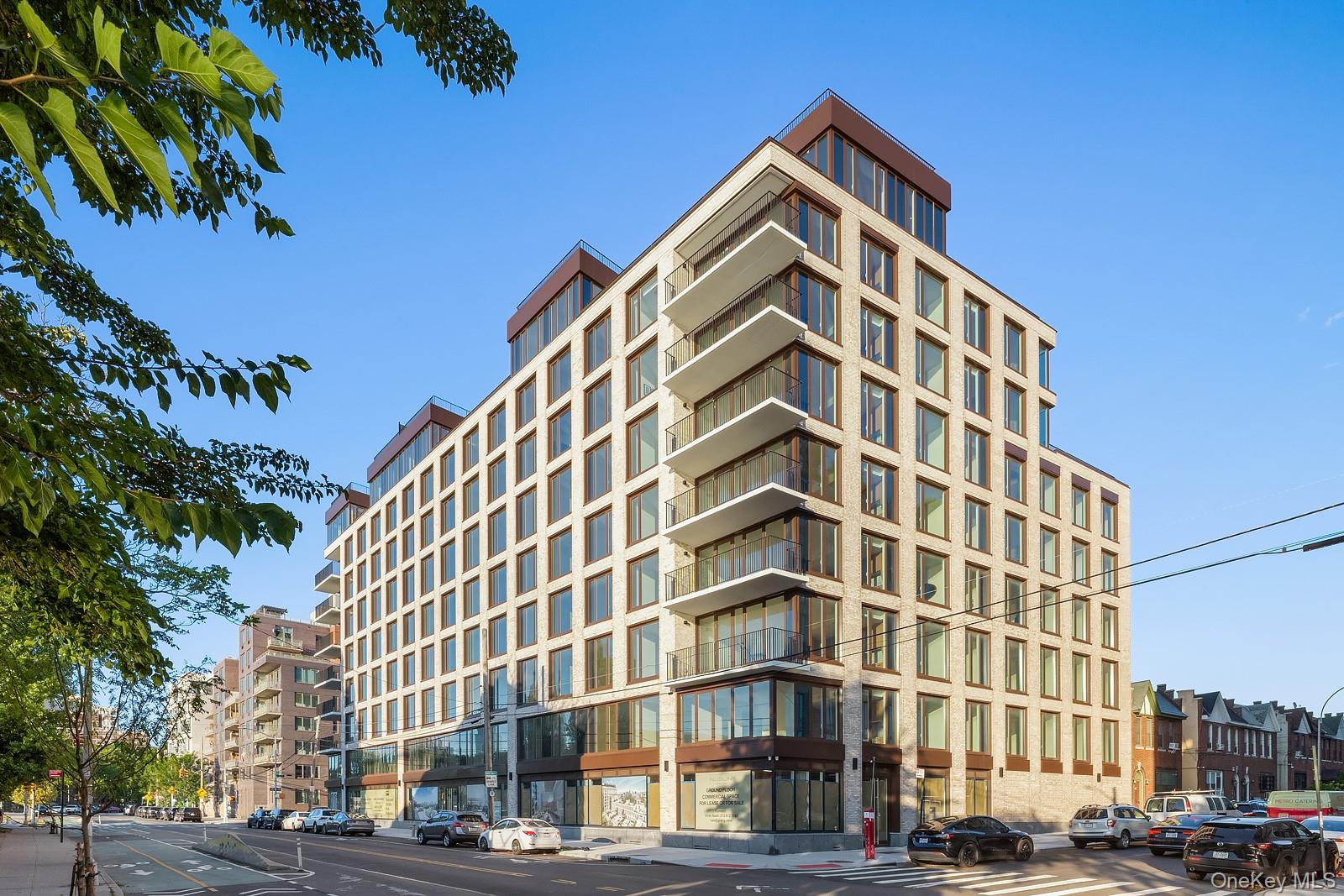 30-55 Vernon Boulevard, Unit 9I photo 2