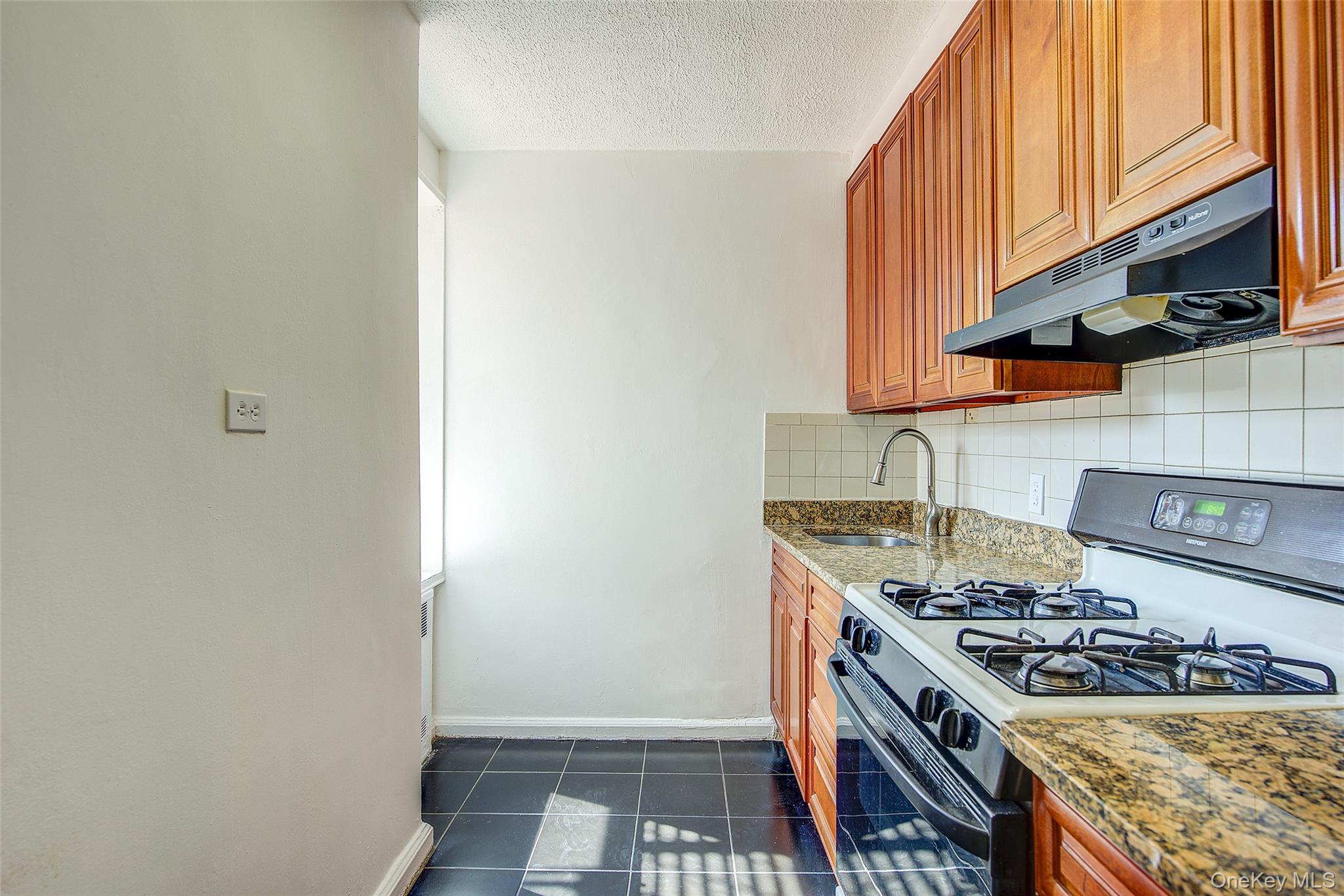 34-20 78th Street, Unit 4J photo 9