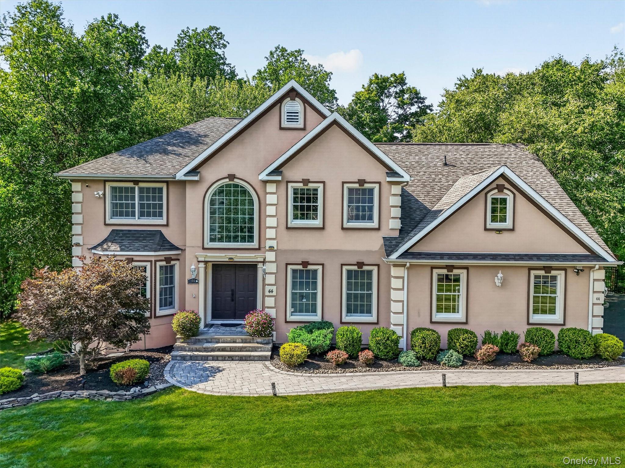 44 Greenwich Avenue – For Sale photo 2