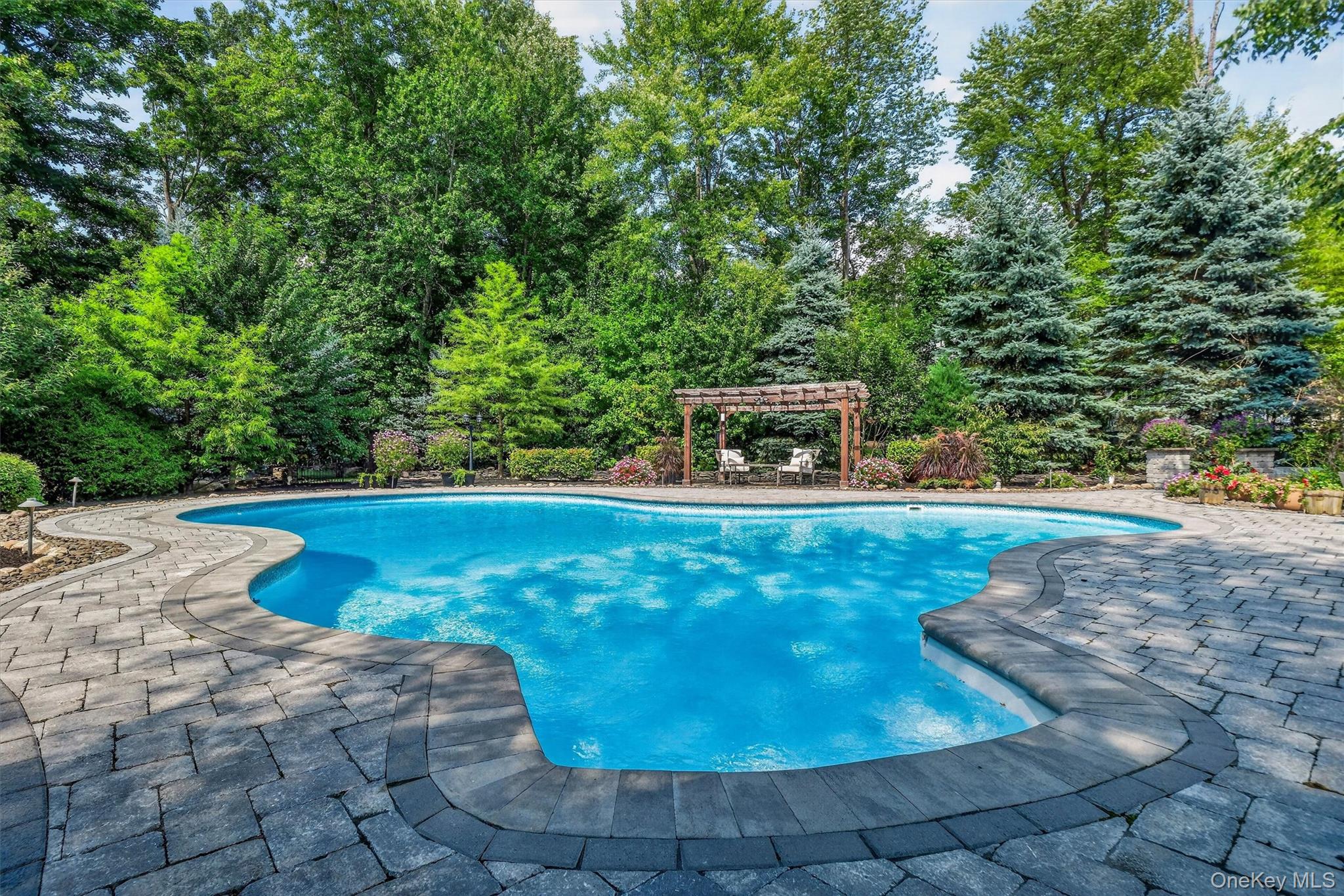 44 Greenwich Avenue – For Sale photo 4