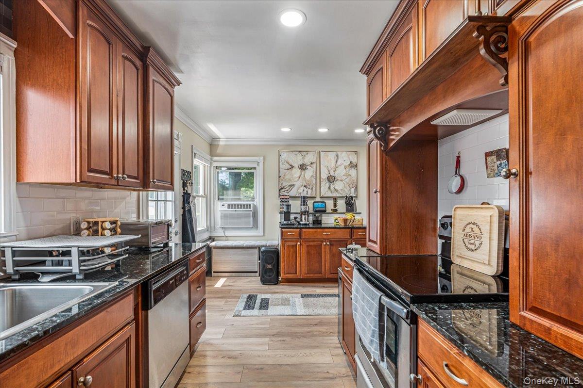 2 Gateway – For Sale photo 4