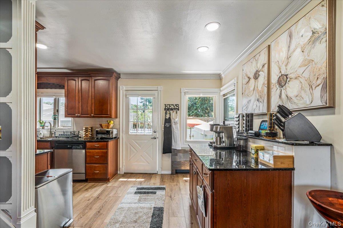 2 Gateway – For Sale photo 5