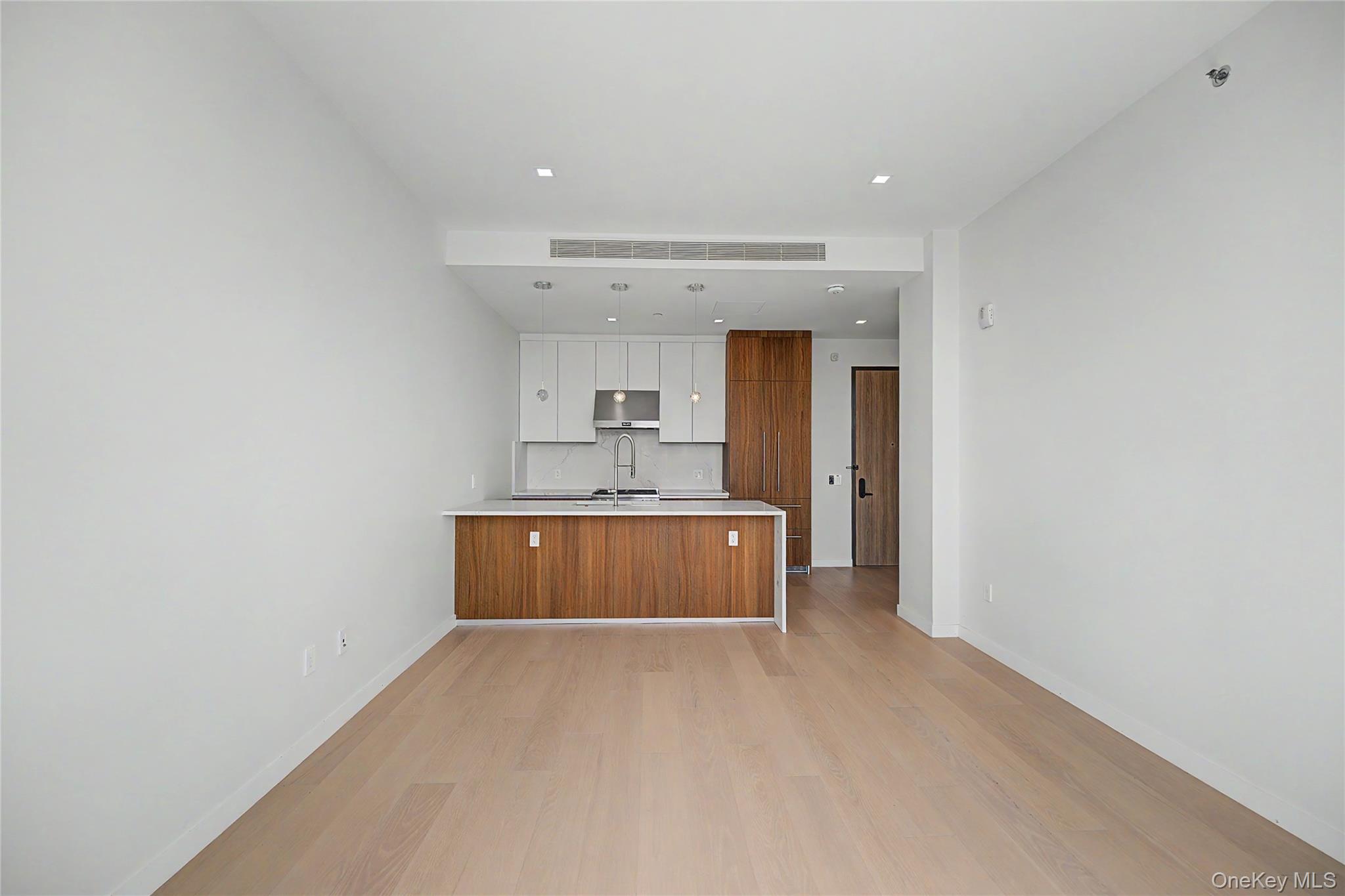 35-32 Leavitt Street, Unit 12B photo 8