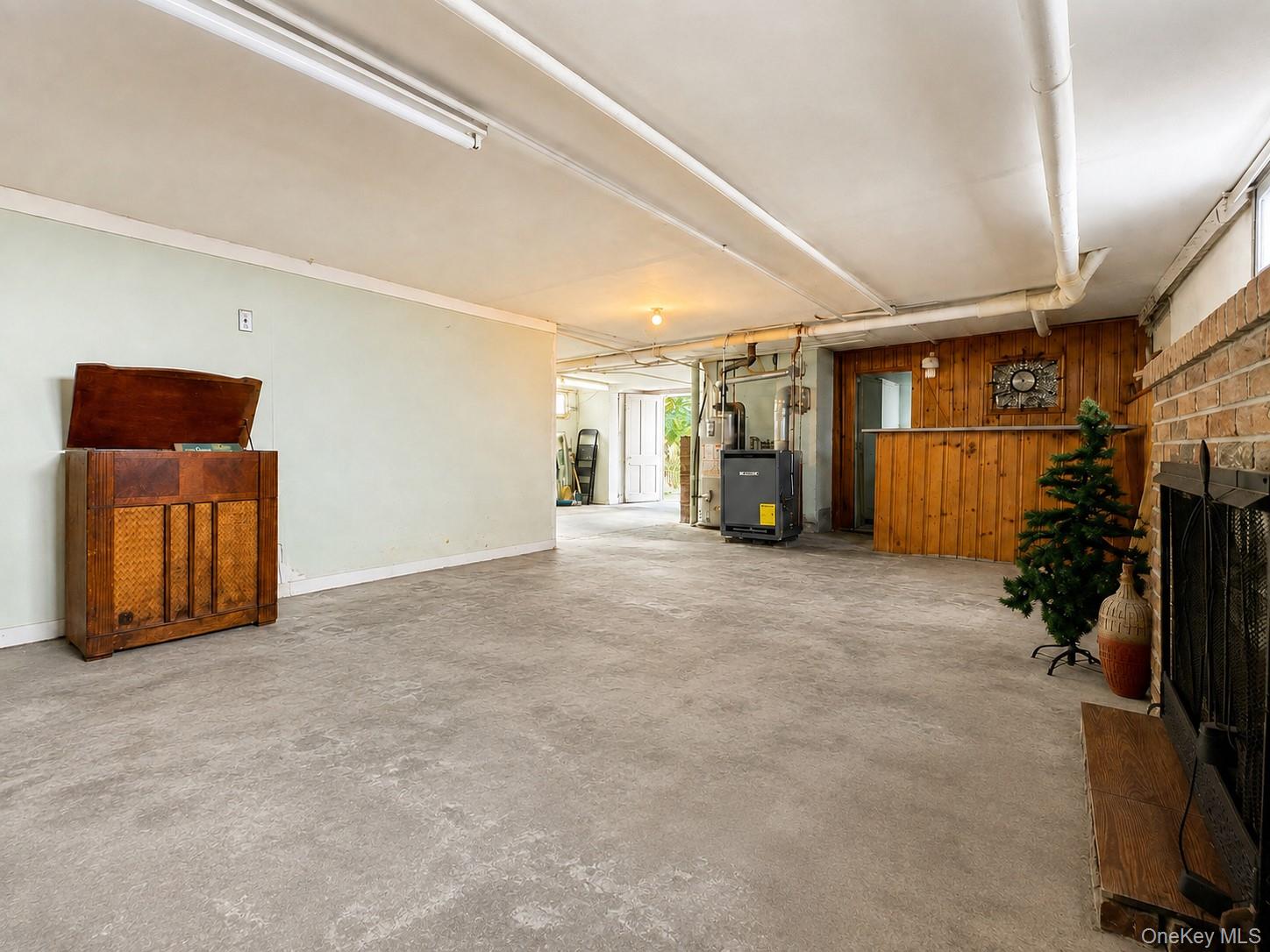 39 California Avenue – For Sale photo 8
