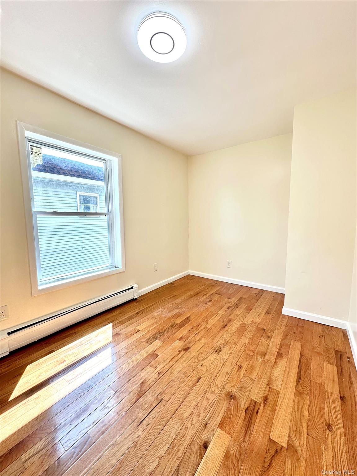2069 Lacombe Avenue, Unit 2 photo 9