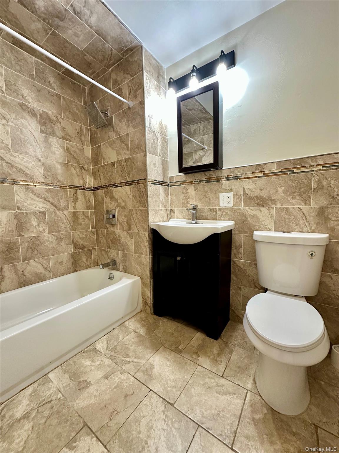 2069 Lacombe Avenue, Unit 2 photo 11