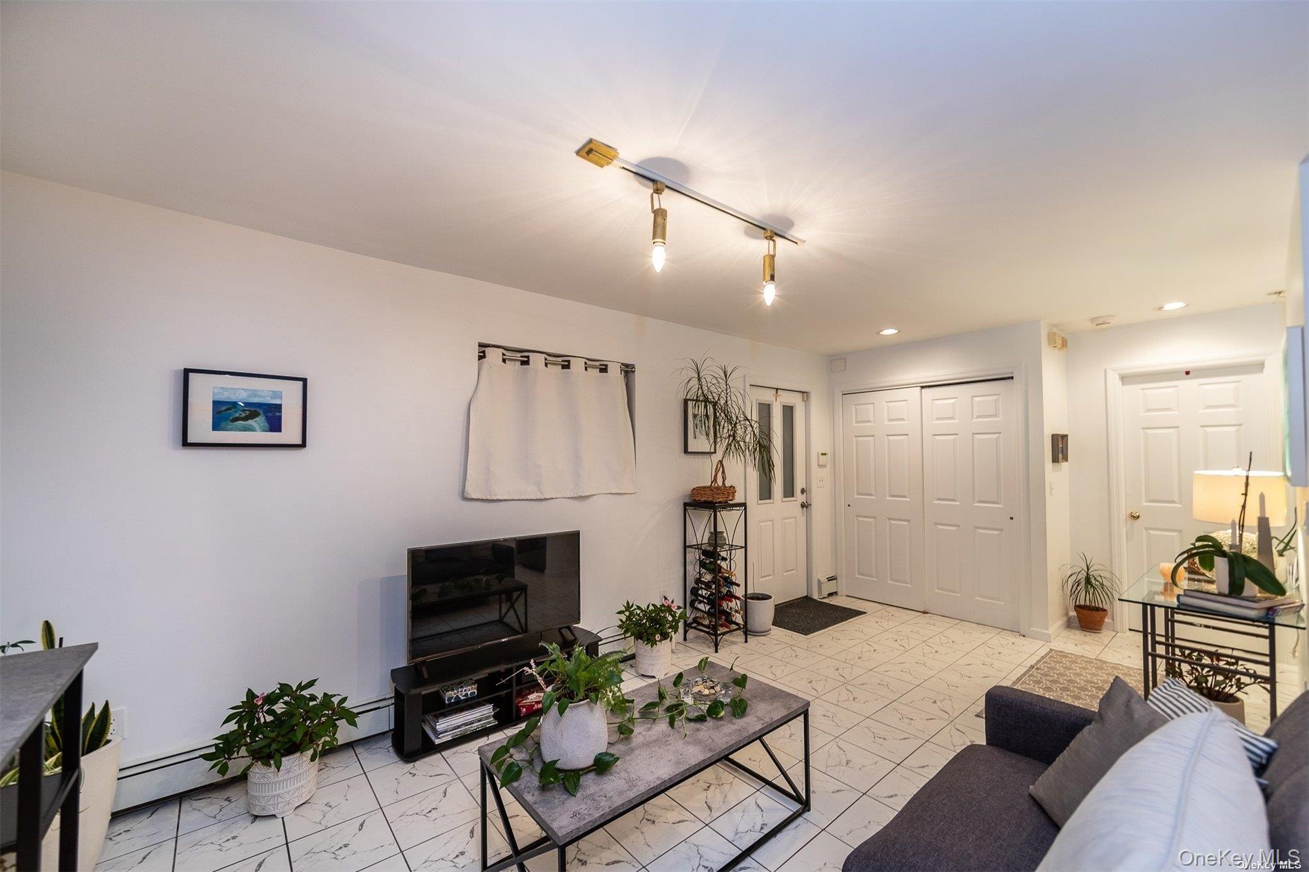 680 W Beech Street, Unit B photo 7