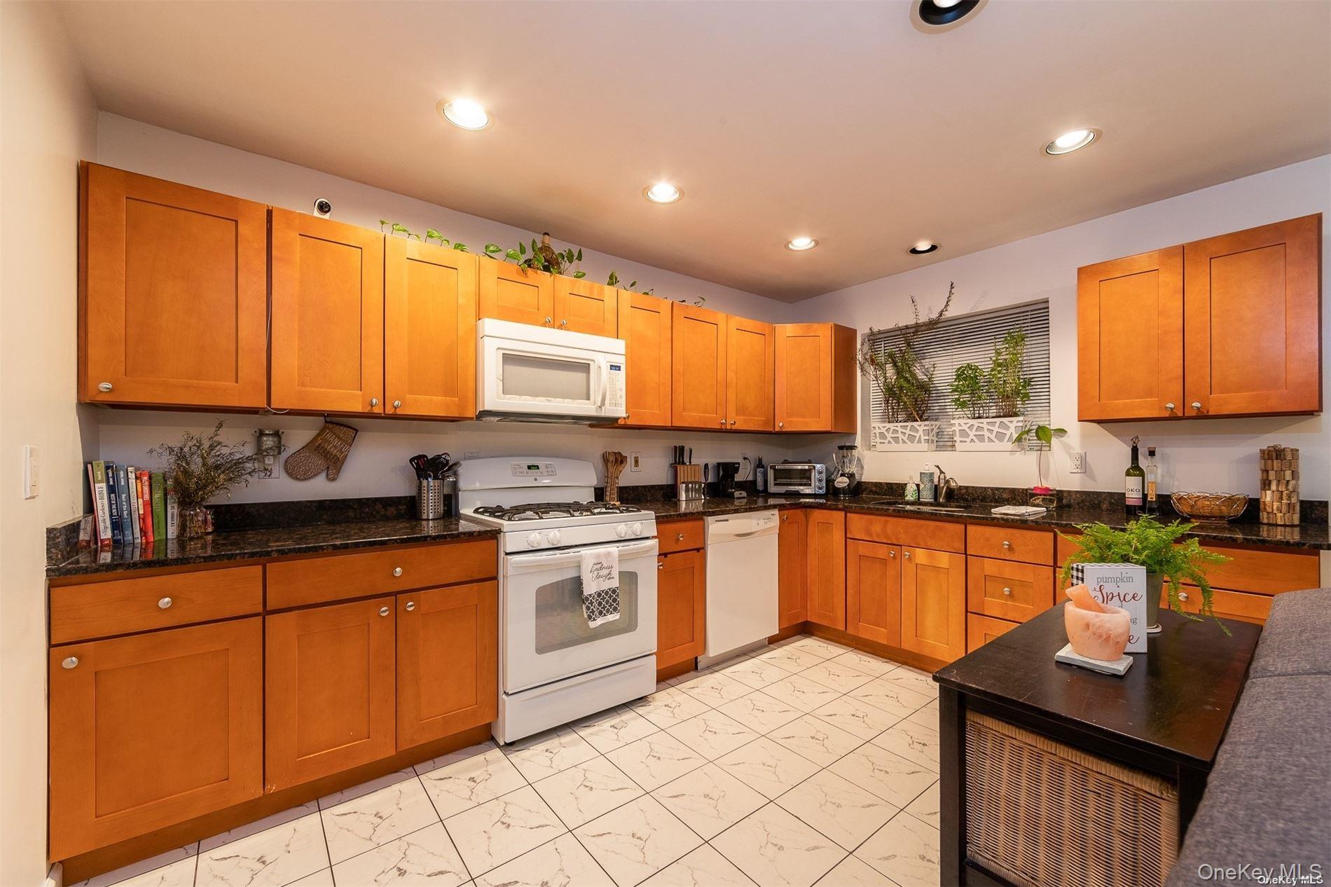 680 W Beech Street, Unit B photo 4